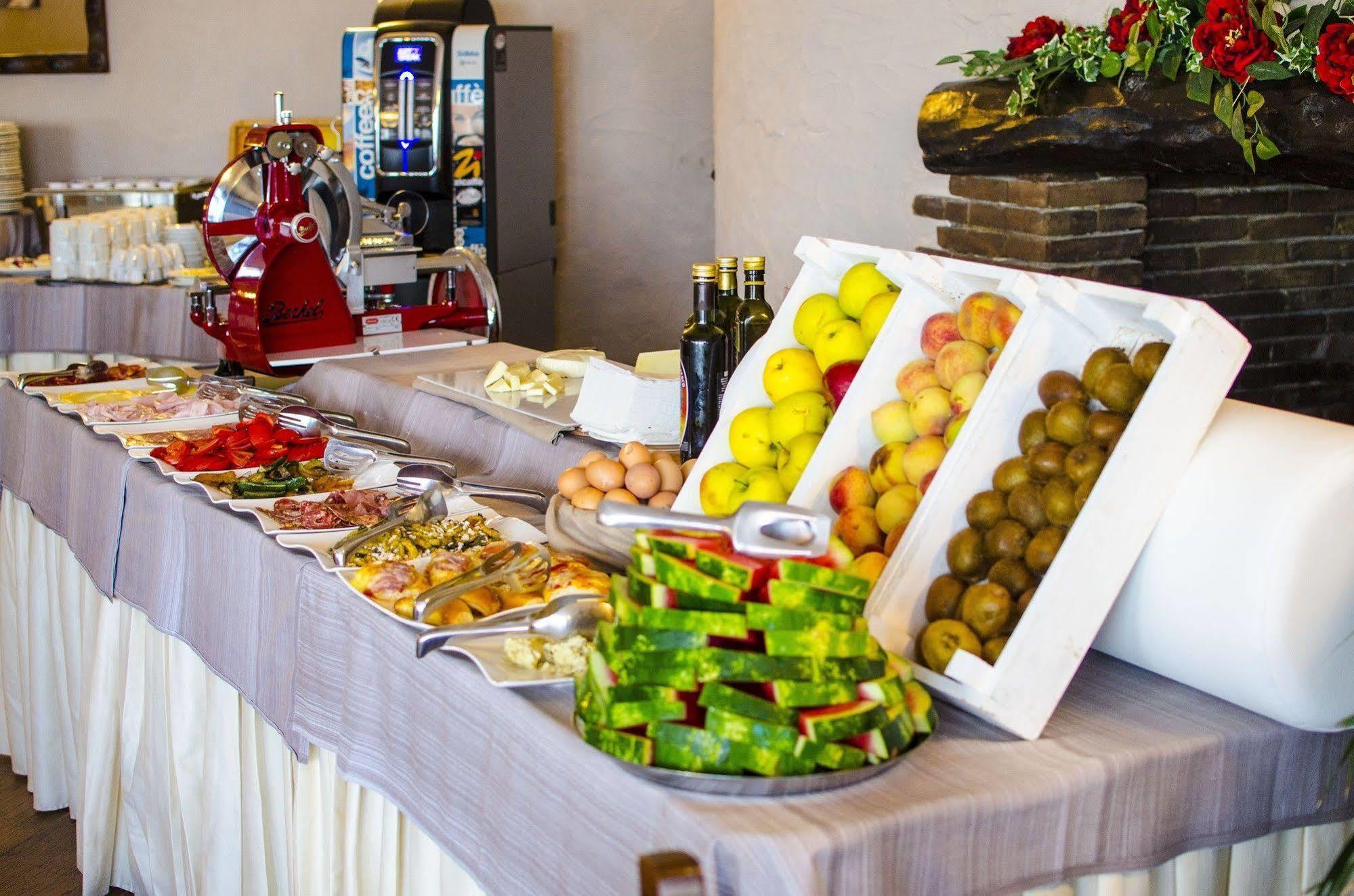 Calanica Resort تْشيفالو المظهر الخارجي الصورة